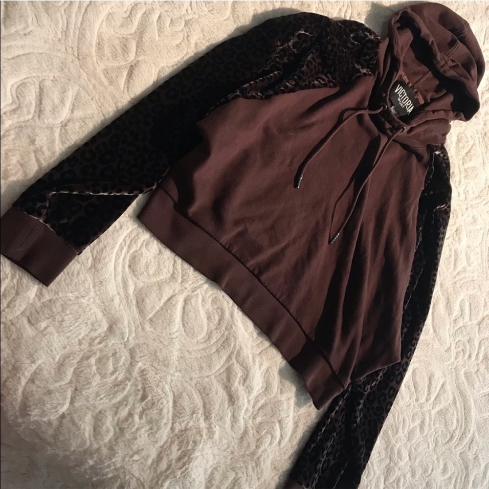 🎀VS SPORT Leopard Sweatshirt